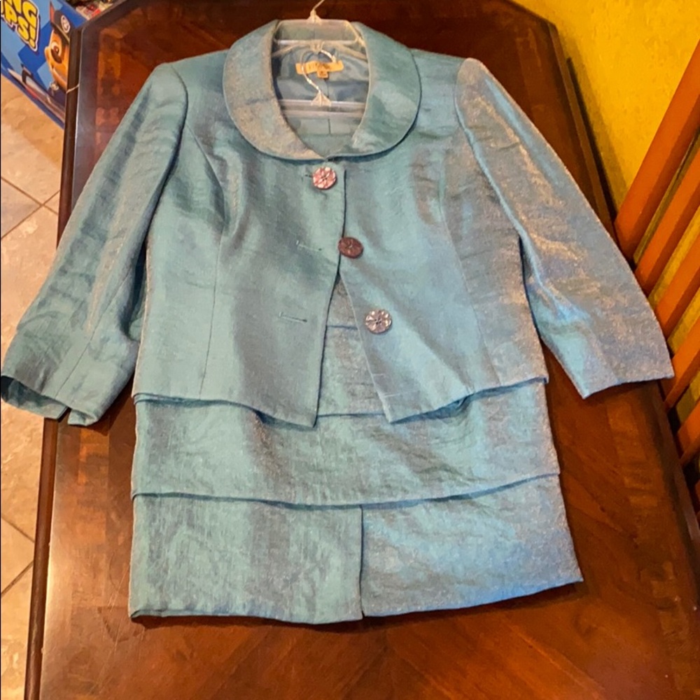 Kasper skirt suit set